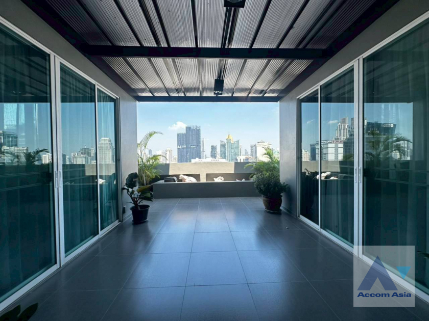 38  4 br Apartment For Rent in Sukhumvit ,Bangkok BTS Nana at Fully Furnished Apartment, Only 2 mins walk to BTS 15284