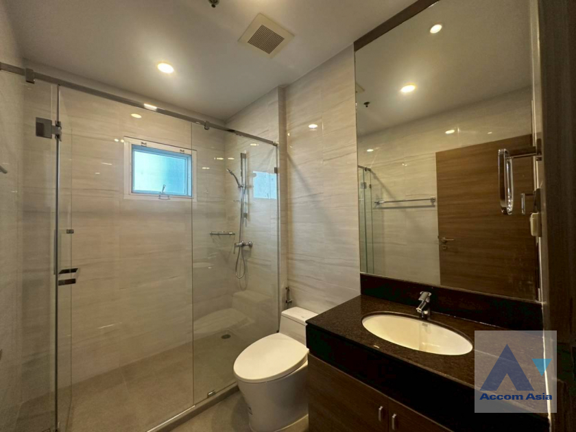 35  4 br Apartment For Rent in Sukhumvit ,Bangkok BTS Nana at Fully Furnished Apartment, Only 2 mins walk to BTS 15284