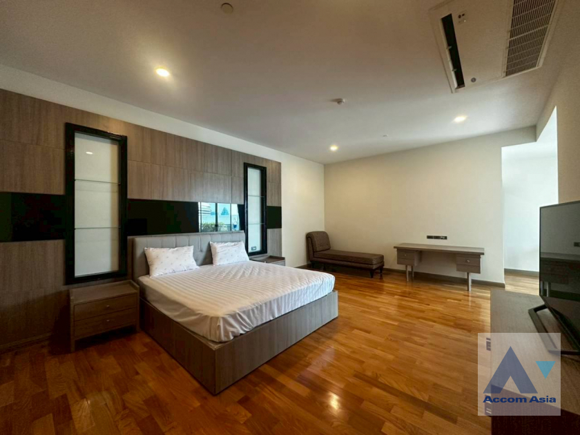 21  4 br Apartment For Rent in Sukhumvit ,Bangkok BTS Nana at Fully Furnished Apartment, Only 2 mins walk to BTS 15284
