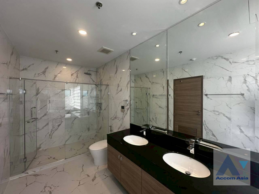 36  4 br Apartment For Rent in Sukhumvit ,Bangkok BTS Nana at Fully Furnished Apartment, Only 2 mins walk to BTS 15284