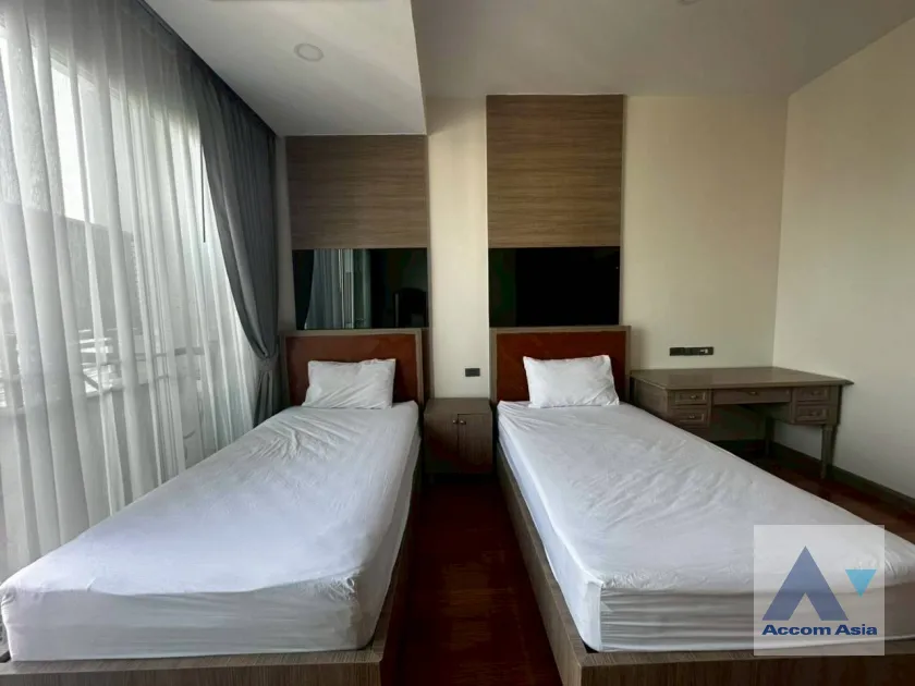 25  4 br Apartment For Rent in Sukhumvit ,Bangkok BTS Nana at Fully Furnished Apartment, Only 2 mins walk to BTS 15284