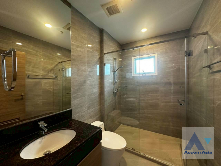 37  4 br Apartment For Rent in Sukhumvit ,Bangkok BTS Nana at Fully Furnished Apartment, Only 2 mins walk to BTS 15284