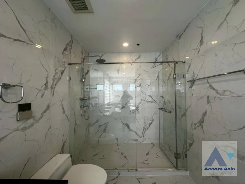 32  4 br Apartment For Rent in Sukhumvit ,Bangkok BTS Nana at Fully Furnished Apartment, Only 2 mins walk to BTS 15284