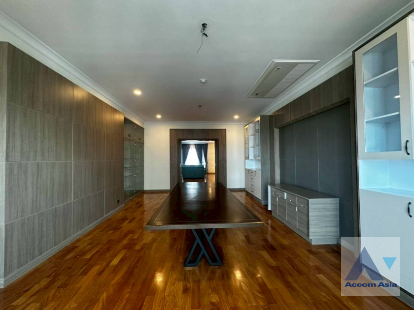 13  4 br Apartment For Rent in Sukhumvit ,Bangkok BTS Nana at Fully Furnished Apartment, Only 2 mins walk to BTS 15284