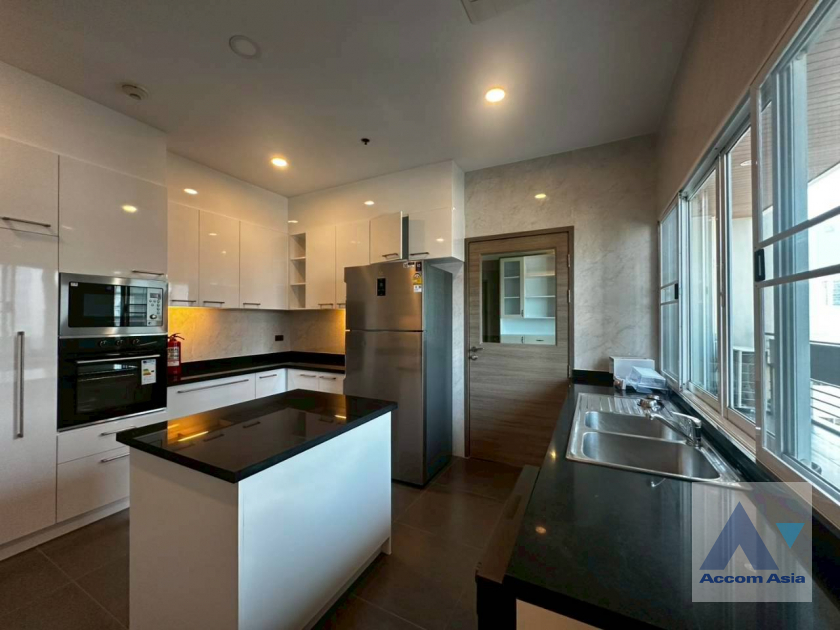 15  4 br Apartment For Rent in Sukhumvit ,Bangkok BTS Nana at Fully Furnished Apartment, Only 2 mins walk to BTS 15284