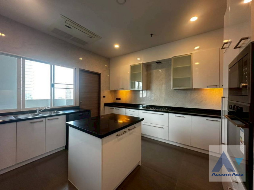 18  4 br Apartment For Rent in Sukhumvit ,Bangkok BTS Nana at Fully Furnished Apartment, Only 2 mins walk to BTS 15284