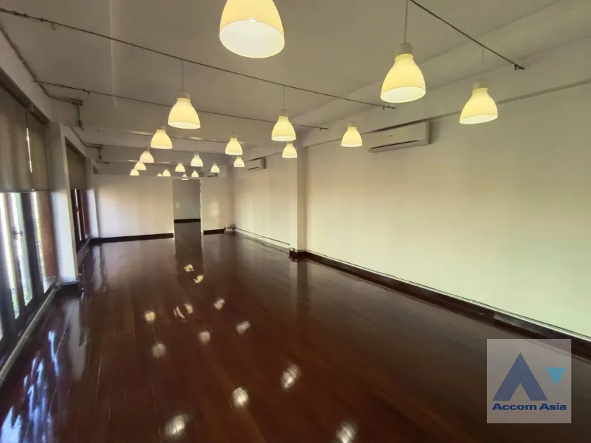 unit Office space For Rent in Sukhumvit, Bangkok  near BTS Nana (AA38621)