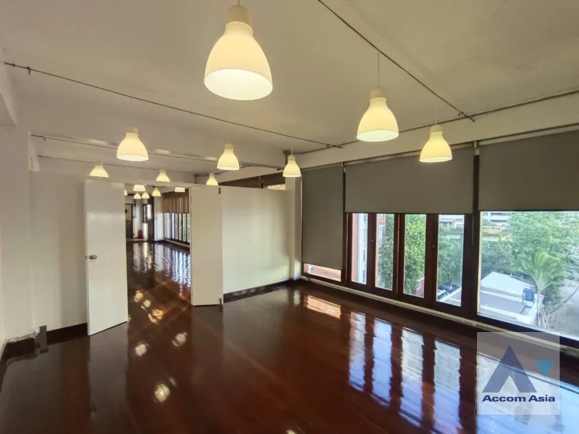 5  Office Space For Rent in Sukhumvit ,Bangkok BTS Nana AA38621