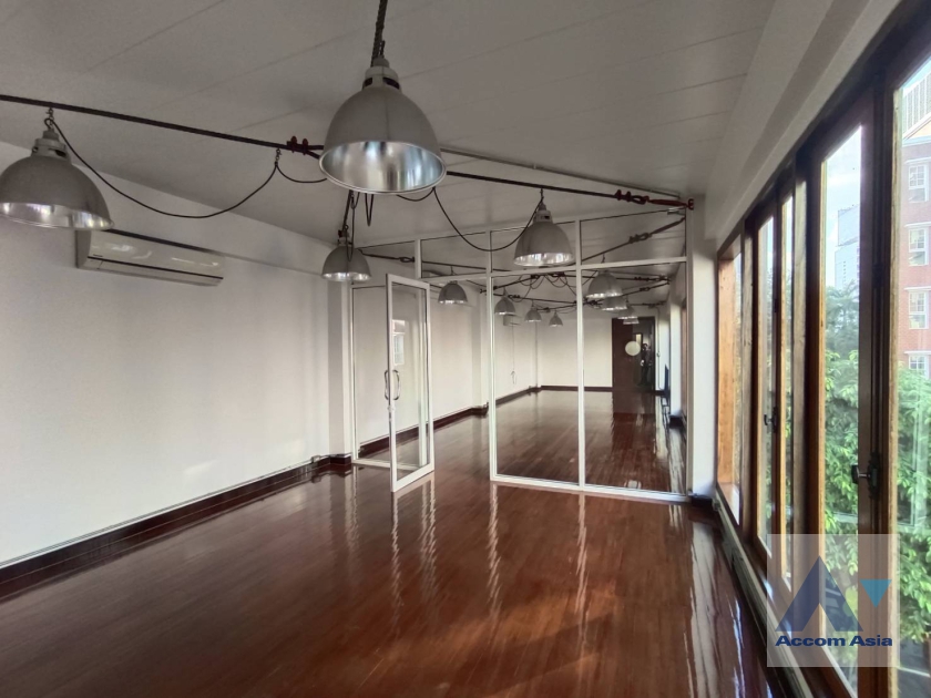 5  Office Space For Rent in Sukhumvit ,Bangkok BTS Nana AA38622