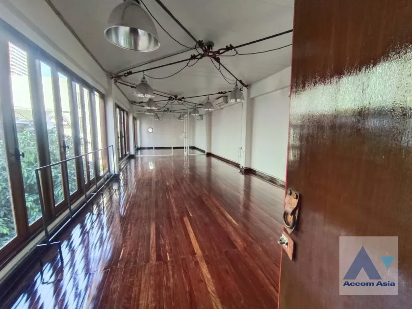 unit Office space For Rent in Sukhumvit, Bangkok  near BTS Nana (AA38622)