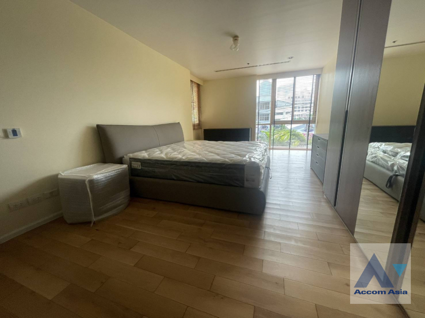 7  2 br Condominium for rent and sale in Silom ,Bangkok MRT Silom - BTS Sala Daeng at The Legend Saladaeng AA38626