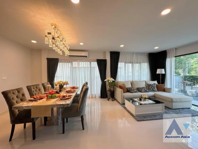 unit 4 Bedrooms  House For Rent & Sale in Samutprakan, Samutprakan  (AA38635)