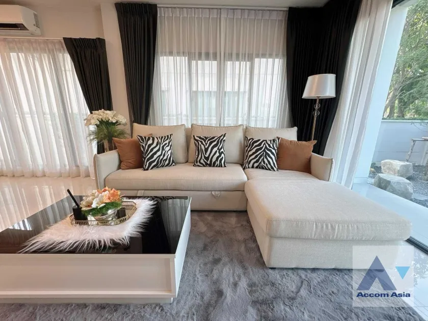 unit 4 Bedrooms  House For Rent & Sale in Samutprakan, Samutprakan  (AA38635)