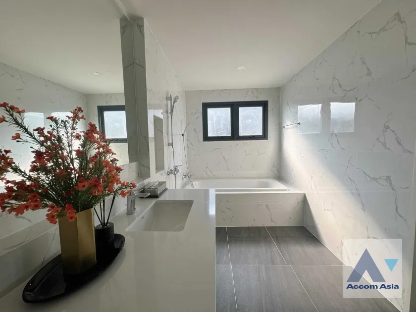 13  4 br House for rent and sale in Samutprakan ,Samutprakan  at Centro Bangna AA38635