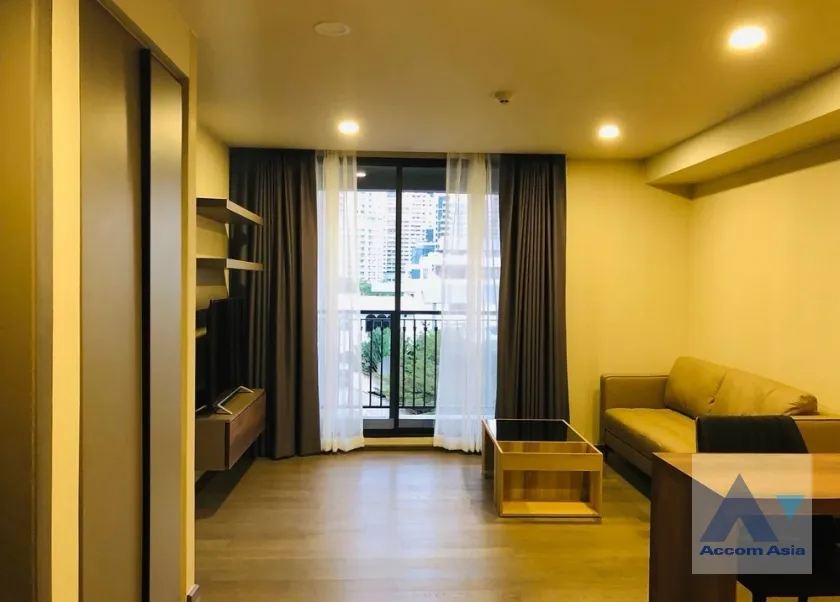 unit 1 Bedroom  Condominium For Sale in Ploenchit, Bangkok  near BTS Ratchadamri - MRT Silom (AA38649)