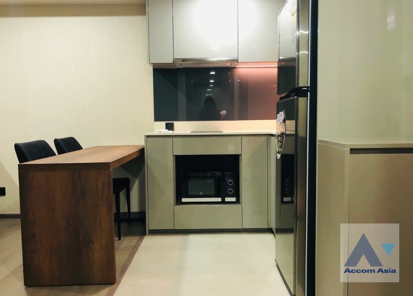 4  1 br Condominium For Sale in Ploenchit ,Bangkok BTS Ratchadamri - MRT Silom at Klass Sarasin-Rajdamri AA38649