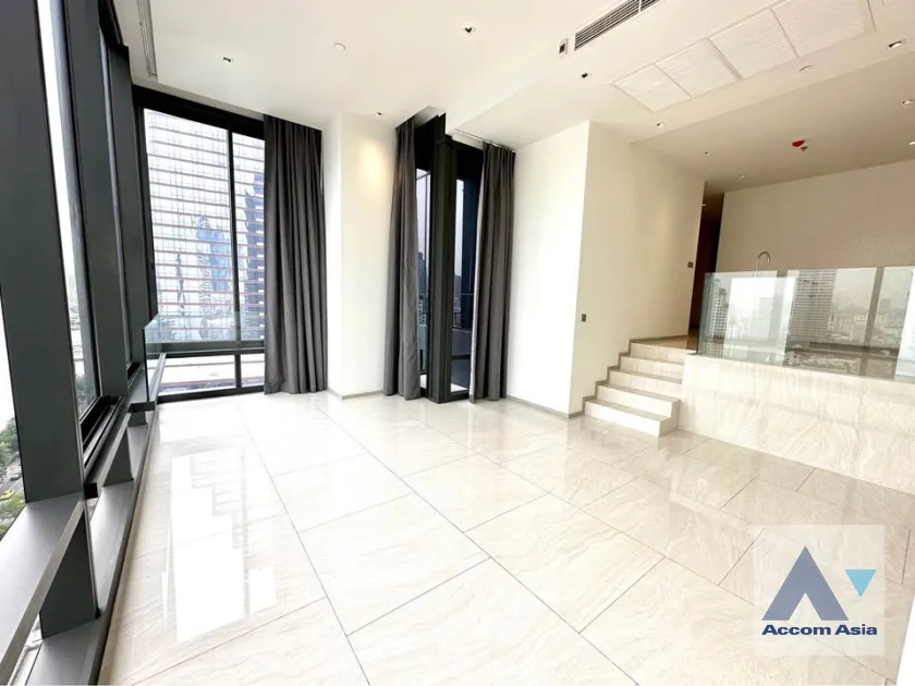unit 2 Bedrooms  Condominium For Sale in Silom, Bangkok  near BTS Chong Nonsi (AA38666)