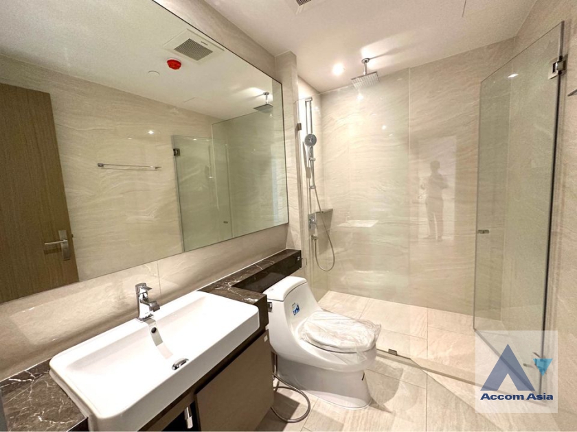 12  2 br Condominium For Sale in Silom ,Bangkok BTS Chong Nonsi at Ashton Silom AA38666