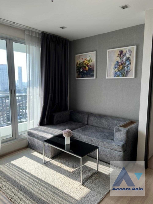 unit 2 Bedrooms  Condominium For Rent & Sale in Sathorn, Bangkok  near BTS Saphan Taksin (AA38679)