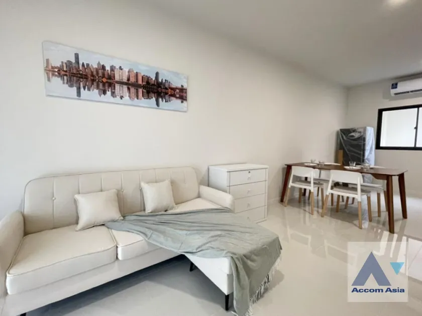 unit 2 Bedrooms  Townhouse For Rent in Samutprakan, Samutprakan  (AA38688)