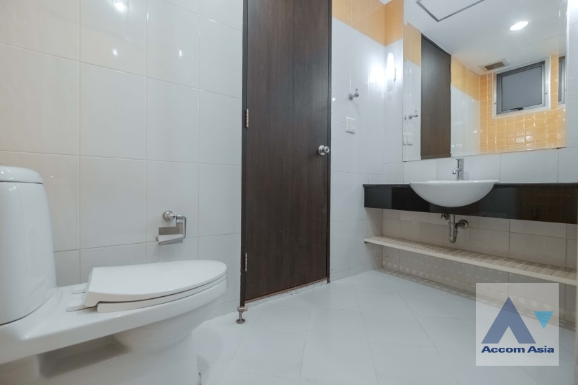 21  3 br Condominium For Rent in Sukhumvit ,Bangkok BTS Asok - MRT Sukhumvit at CitiSmart Sukhumvit 18 AA38696