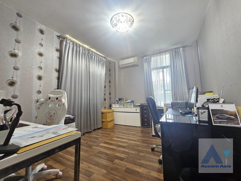 10  4 br House for rent and sale in Pattanakarn ,Bangkok ARL Ban Thap Chang at Manthana Onnut–Wongwaen 4 AA38697