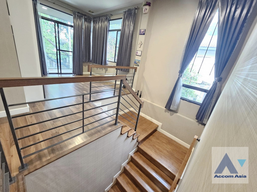 7  4 br House for rent and sale in Pattanakarn ,Bangkok ARL Ban Thap Chang at Manthana Onnut–Wongwaen 4 AA38697