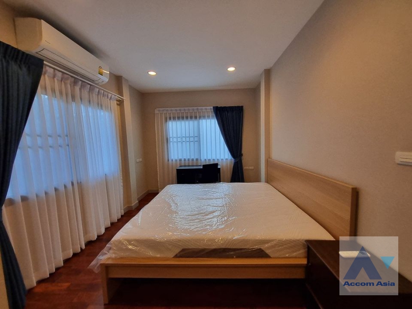 13  4 br House For Rent in Petchkasem ,Bangkok  at Grand Bangkok Boulevard Sathorn AA38705
