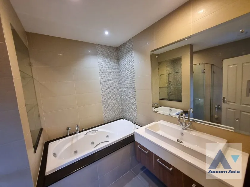 12  4 br House For Rent in Petchkasem ,Bangkok  at Grand Bangkok Boulevard Sathorn AA38705