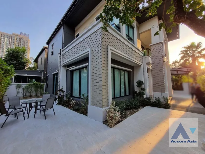 unitPet friendly |  4 Bedrooms  House For Rent in Petchkasem, Bangkok  (AA38705)