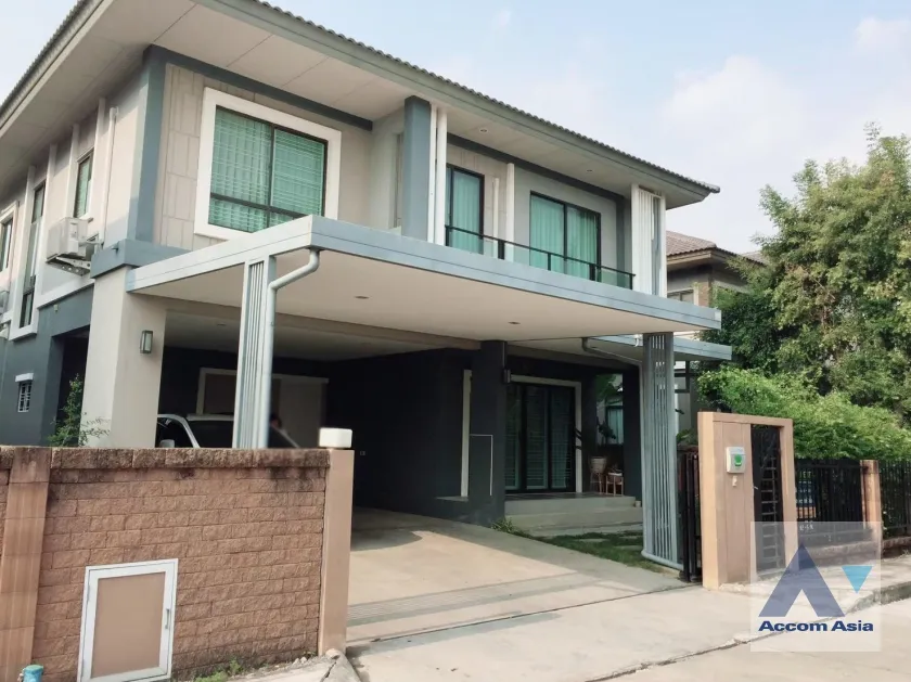 unit 3 Bedrooms  House For Rent & Sale in Pattanakarn, Bangkok  near BTS On Nut (AA38709)
