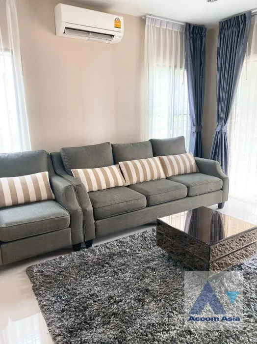 unit 3 Bedrooms  House For Rent & Sale in Pattanakarn, Bangkok  near BTS On Nut (AA38709)