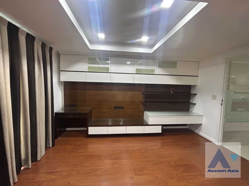  1  1 br Condominium for rent and sale in Sukhumvit ,Bangkok BTS Nana at The Oleander Sukhumvit 11 AA38711
