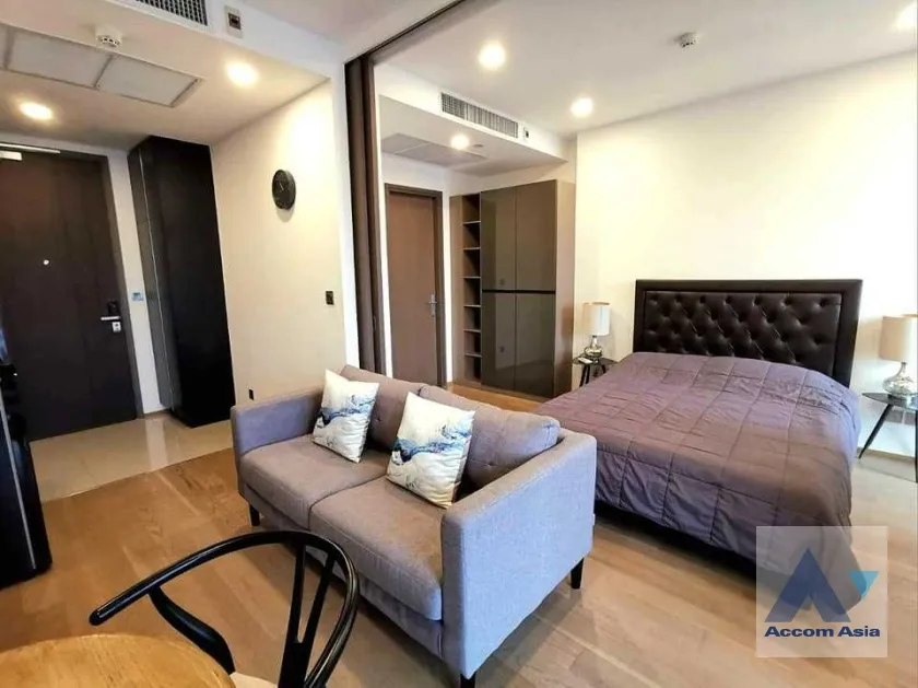 unit 1 Bedroom  Condominium For Sale in Silom, Bangkok  near MRT Sam Yan (AA38713)