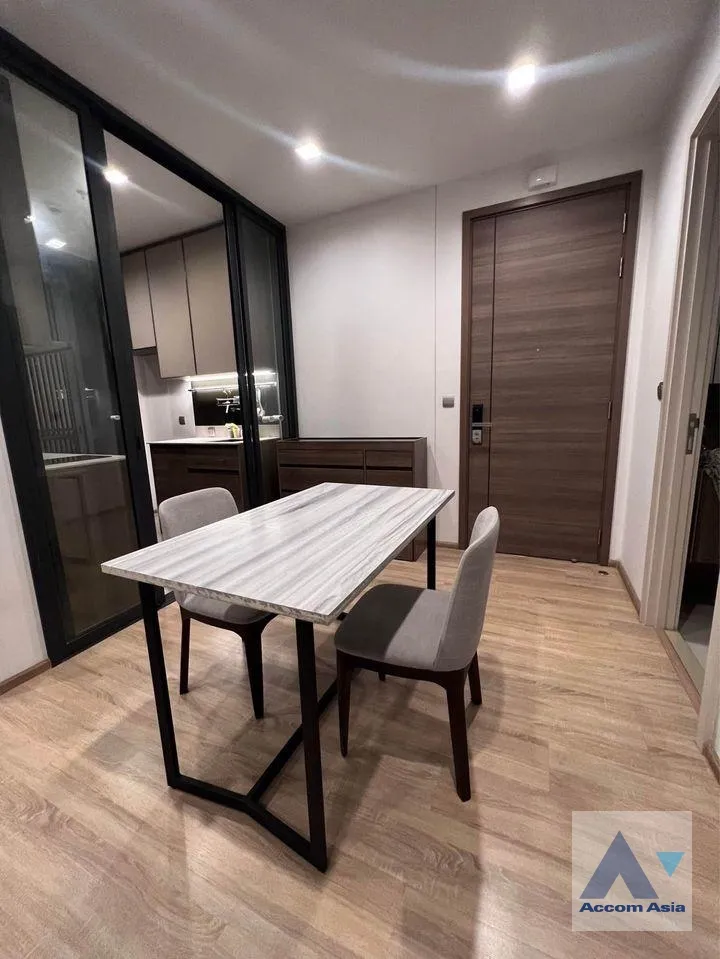 unit 2 Bedrooms  Condominium For Sale in Phaholyothin, Bangkok  near BTS Saphan-Kwai (AA38714)