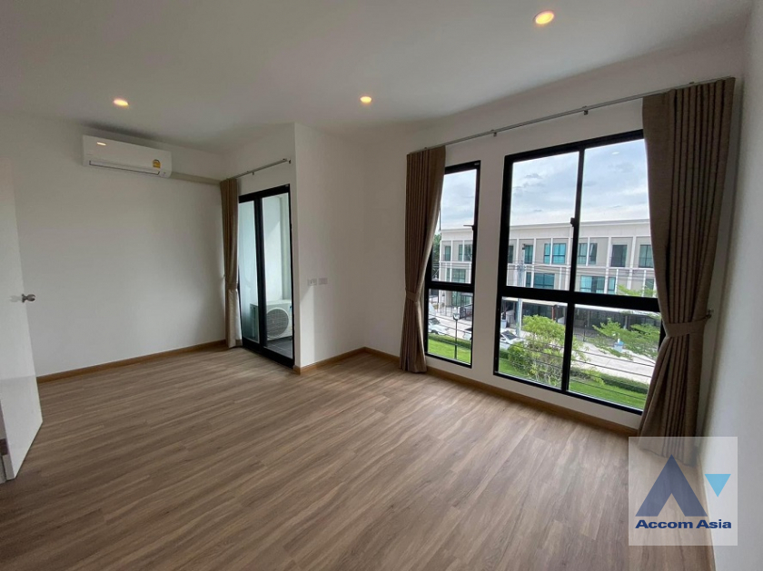 unit 3 Bedrooms  House For Rent in Lat Phrao, Bangkok  near ARL Hua Mak (AA38725)