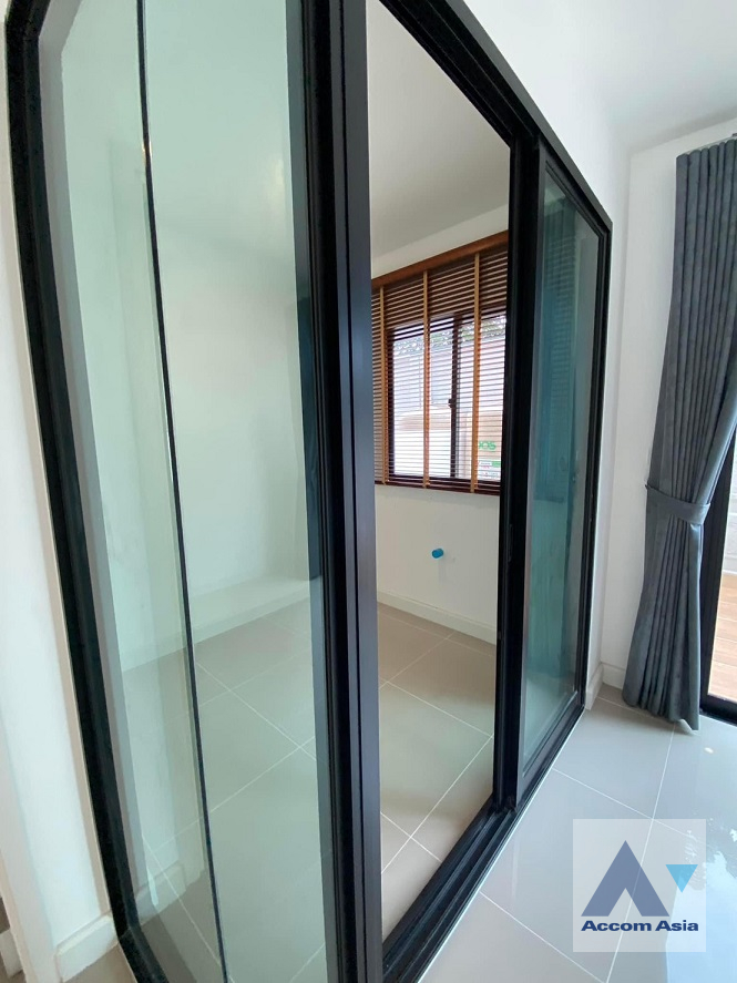 13  3 br House For Rent in Lat Phrao ,Bangkok ARL Hua Mak at Patio Srinakarin-Rama 9 AA38725