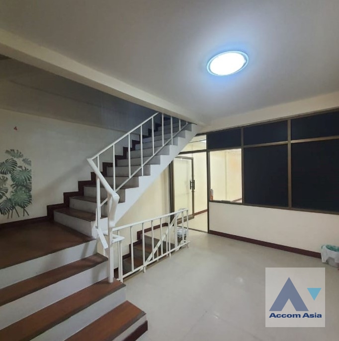 10  Building For Rent in Sukhumvit ,Bangkok BTS Bang Chak AA38742