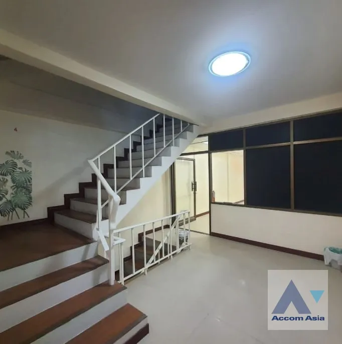 10  Building For Rent in Sukhumvit ,Bangkok BTS Bang Chak AA38742