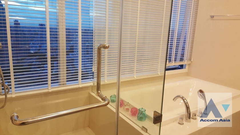 8  3 br Condominium For Rent in Rama 3 ,Bangkok BTS Saphan Taksin at Menam Residences AA38749