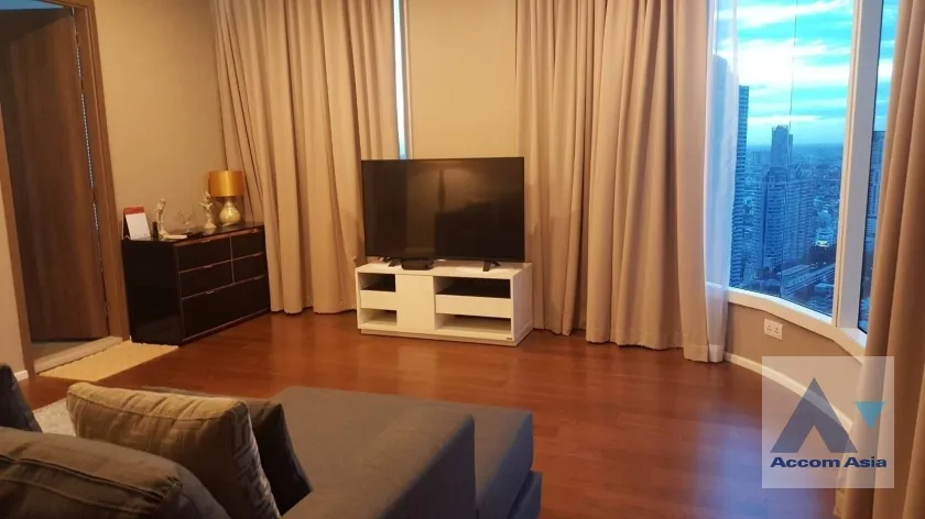 unit 3 Bedrooms  Condominium For Rent in Rama 3, Bangkok  near BTS Saphan Taksin (AA38749)