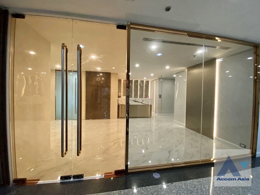 15  Office Space For Rent in Sukhumvit ,Bangkok BTS Asok - MRT Sukhumvit at Ocean Tower 2 AA38765