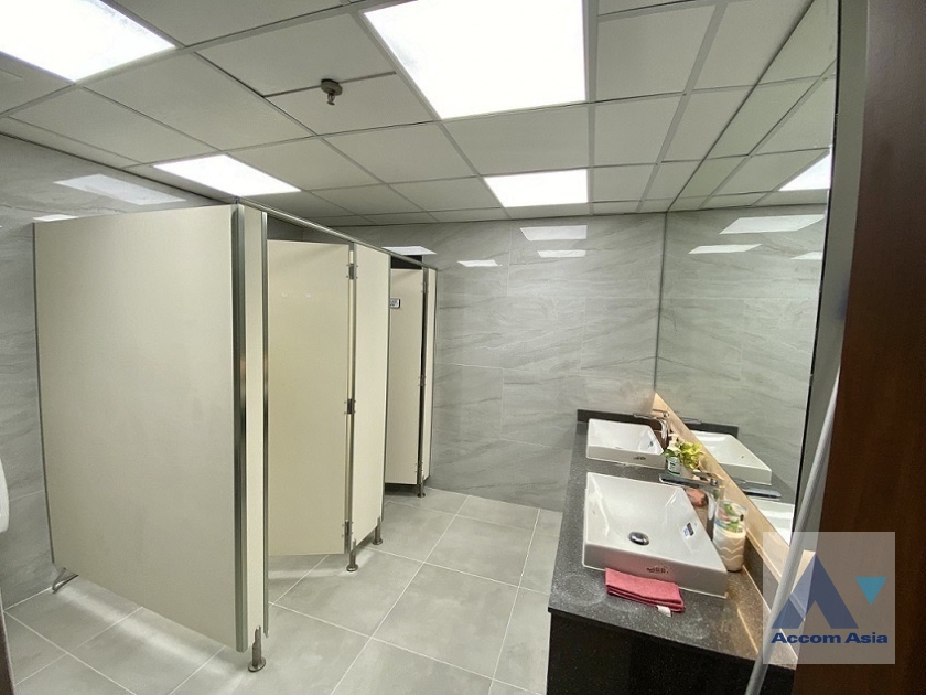 12  Office Space For Rent in Sukhumvit ,Bangkok BTS Asok - MRT Sukhumvit at Ocean Tower 2 AA38765