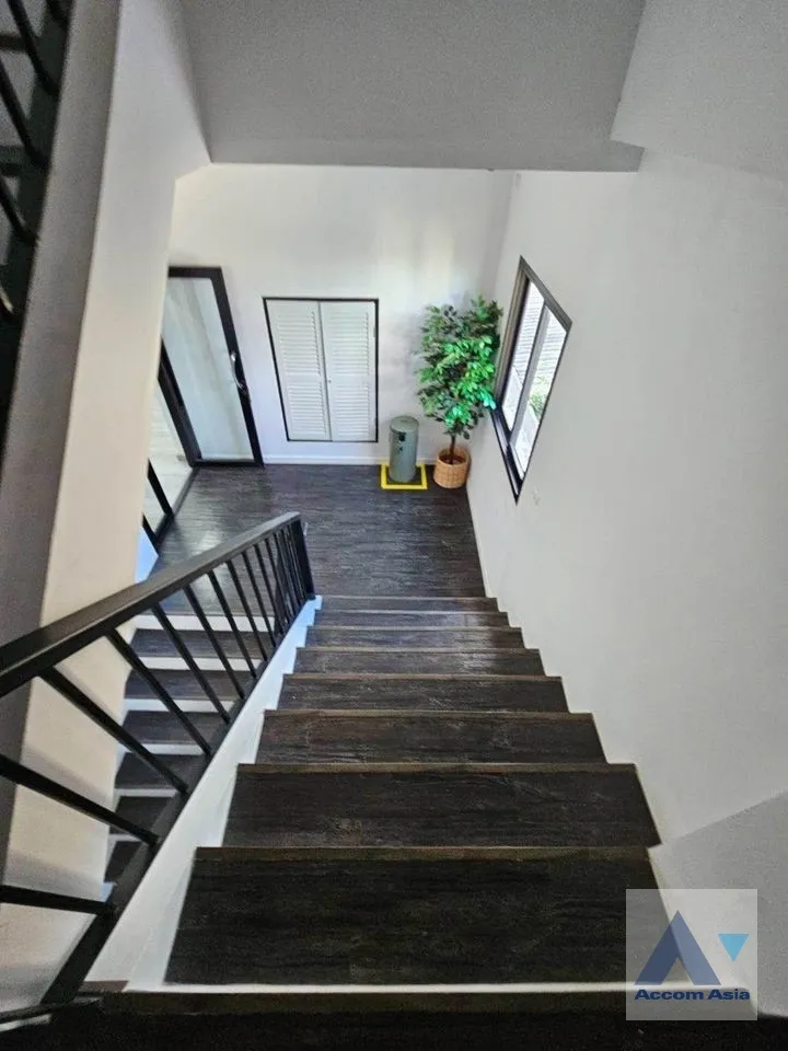 5  House For Rent in Pattanakarn ,Bangkok  AA38767