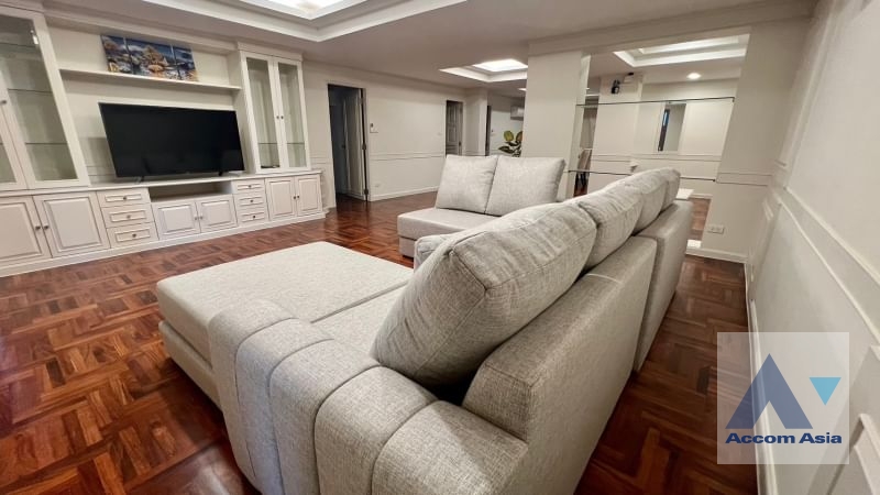  2  2 br Apartment For Rent in Sukhumvit ,Bangkok BTS Phrom Phong at Low-rise apartment, Walk 400m to BTS AA38825