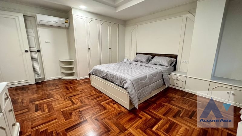 5  2 br Apartment For Rent in Sukhumvit ,Bangkok BTS Phrom Phong at Low-rise apartment, Walk 400m to BTS AA38825