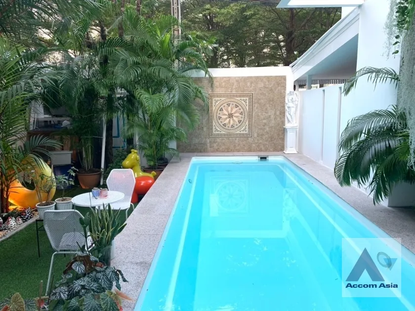 unit 3 Bedrooms  Townhouse For Sale in Ratchadaphisek, Bangkok  (AA38832)