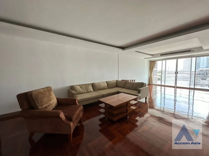 unit 5 Bedrooms  Apartment For Rent in Sathorn, Bangkok  near MRT Lumphini (AA38850)