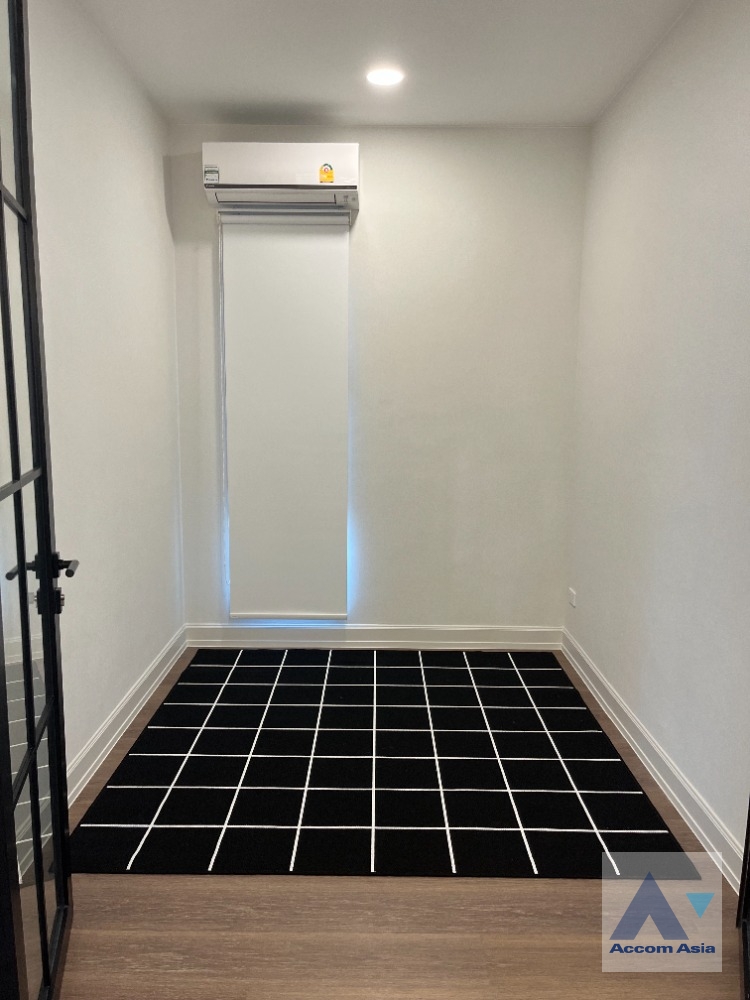 13  4 br House For Rent in Latkrabang ,Bangkok ARL Ban Thap Chang at Nantawan Rama 9 New Krungthepkreetha AA38859