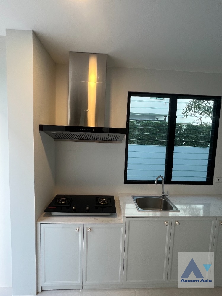 21  4 br House For Rent in Latkrabang ,Bangkok ARL Ban Thap Chang at Nantawan Rama 9 New Krungthepkreetha AA38859